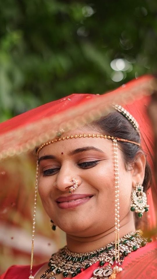 Smiling bridal portrait, natural makeup by Sonali Sarode, Nashik